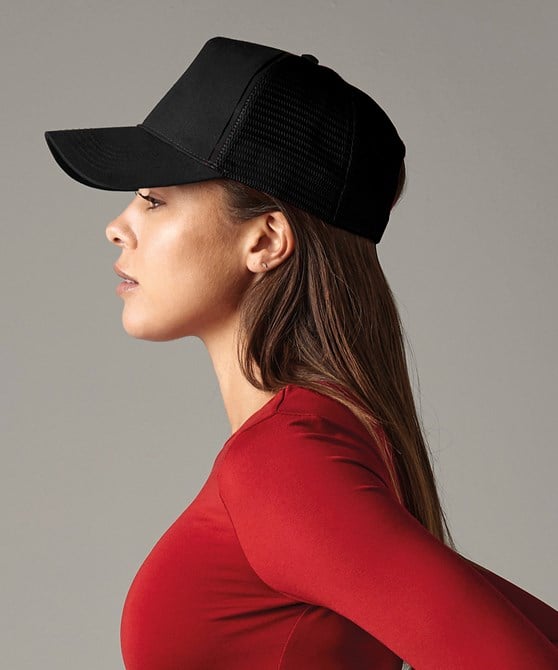 Snapback trucker
