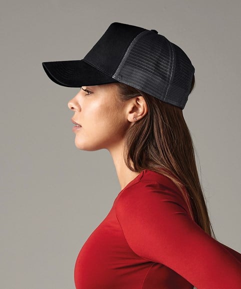 Snapback trucker